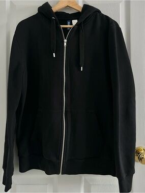 H&M // Black Zip Hoodie // Size M
